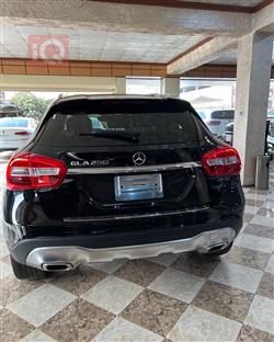 مێرسێدس بێنز GLA
